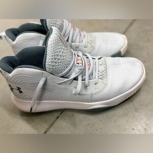 Under Armour Men's Lockdown 4 basketball shoes US 11